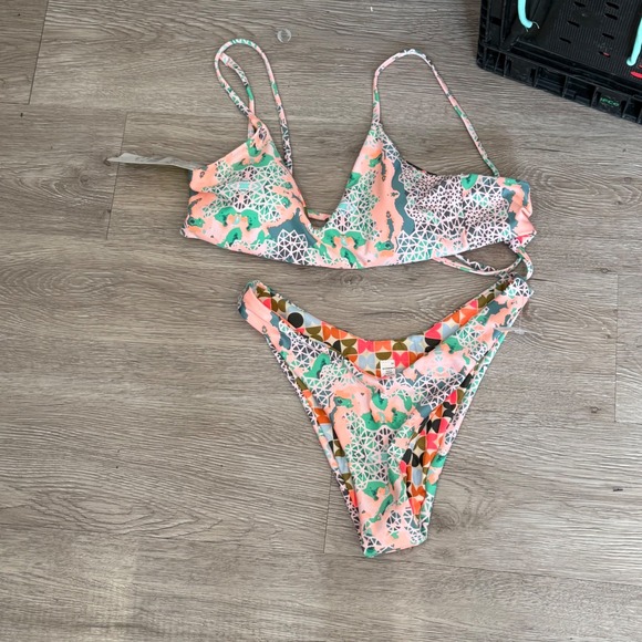 Maaji Other - Maaji Reversible Bikini Set Geometric Floral  Teal Womens Large top M bottoms